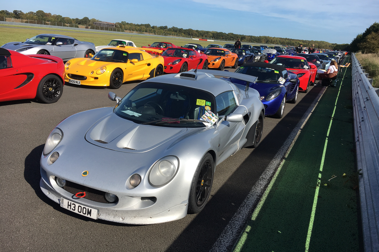 Classic & Sports Car – Lotus celebrates its big day in style with 700-car parade