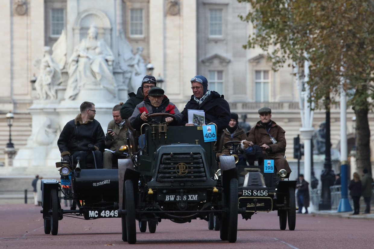 Twin routes and fine weather help make 2018 Brighton Run a roaring success