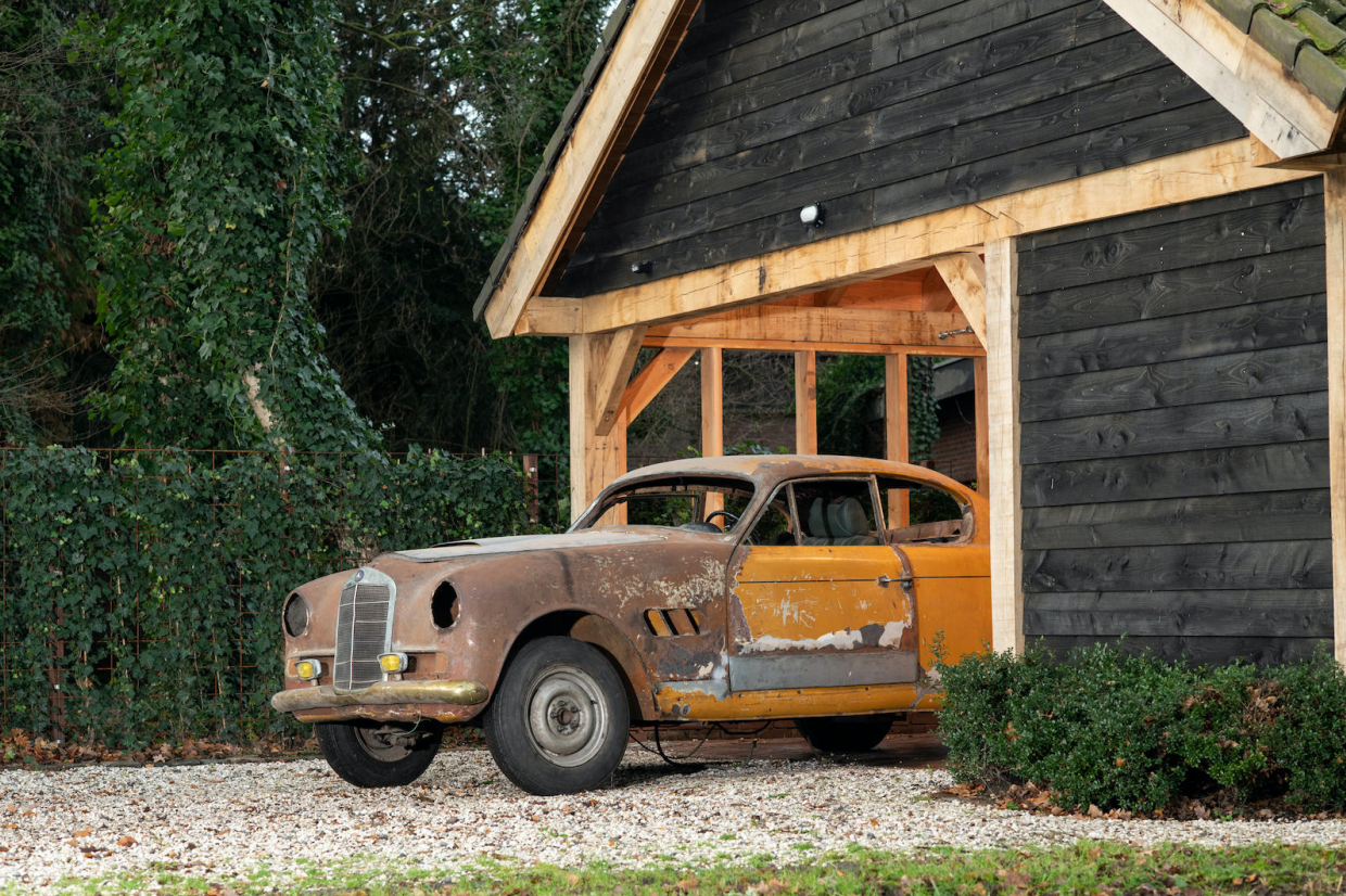 This Mercedes 220 wears one-off Lancia-style coachwork