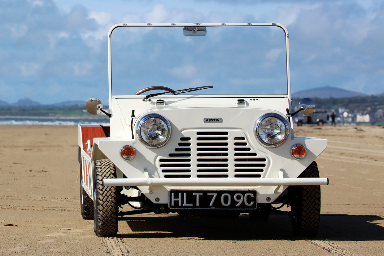 Classic & Sports Car – Mini Moke: on board with the star of a cult Brit TV show