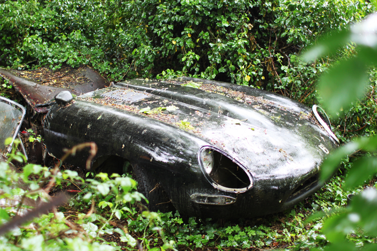 Classic & Sports Car – Epic restoration saves forest-find early E-type