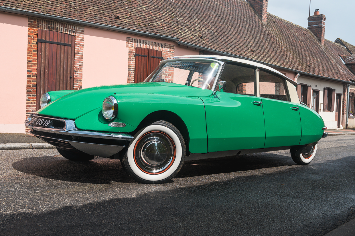 Classic & Sports Car – Citroën DS19: the green goddess