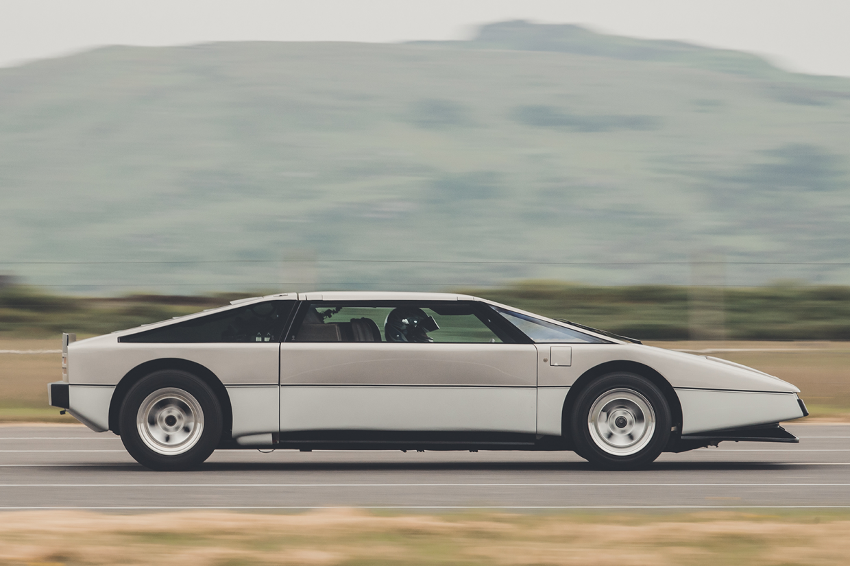 Classic & Sports Car – Aston Martin Bulldog hits 200mph