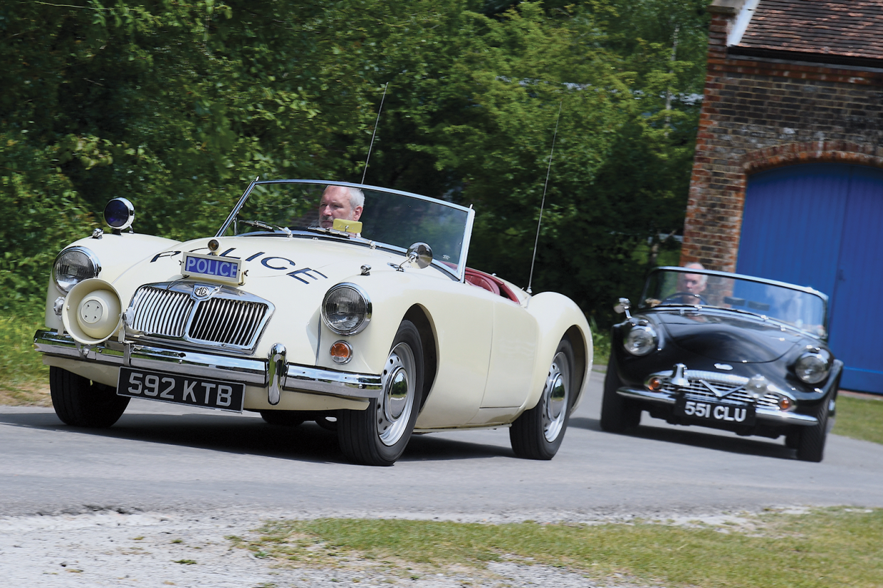 Classic & Sports Car – MGA vs Daimler SP250: high-speed policing