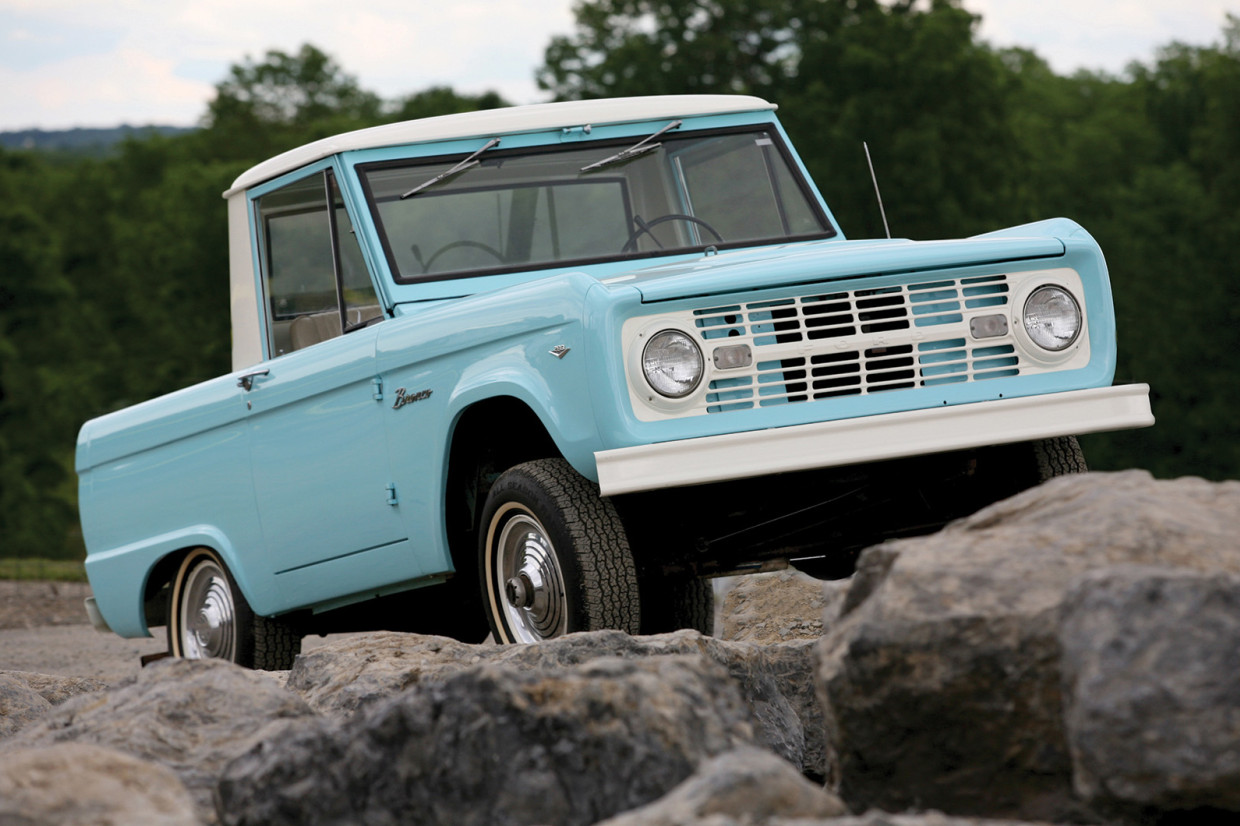 Classic & Sports Car – Ford Bronco family: wild horses