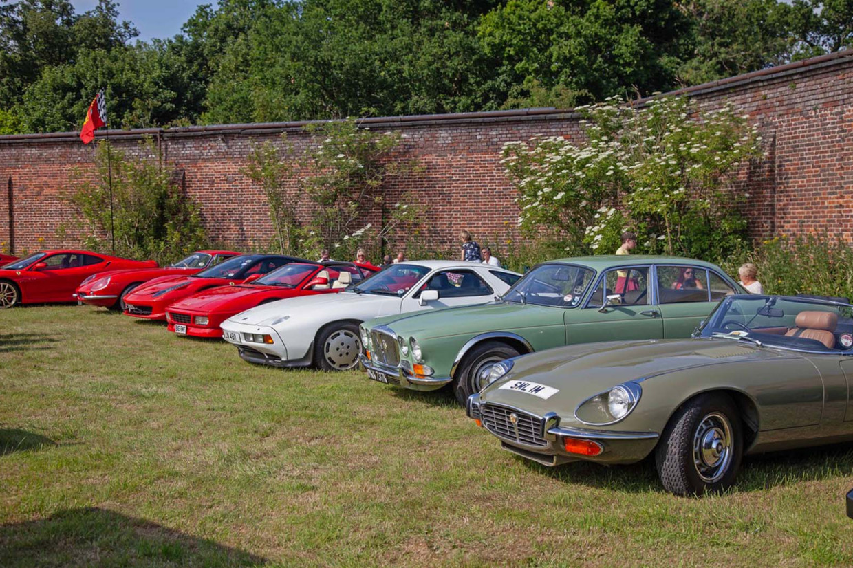 Classic & Sports Car – Classics in the Walled Garden