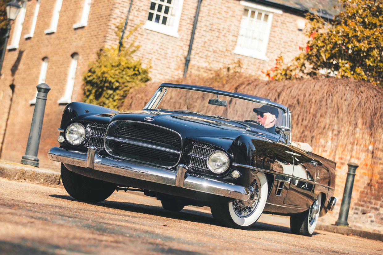 Classic & Sports Car – Dual-Ghia: the car for the stars