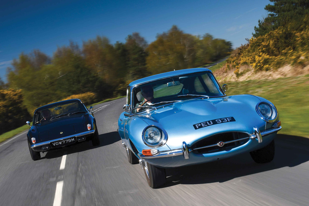 Classic & Sports Car – Jaguar E-type 2+2 vs Lotus Elan +2S: sports for all