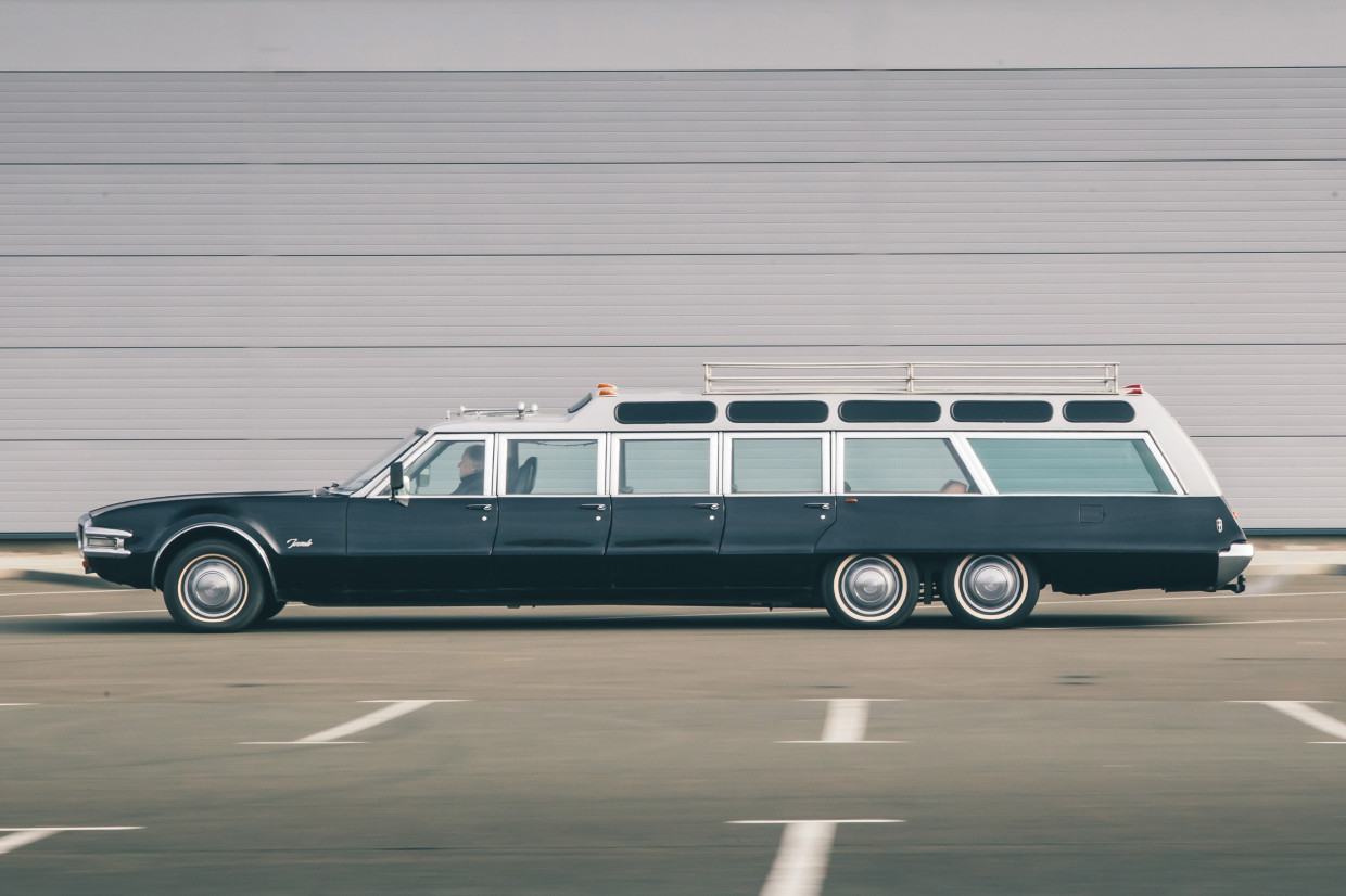 Classic & Sports Car – AQC Jetway 707: meet the Oldsmobile Toronado with 15 seats