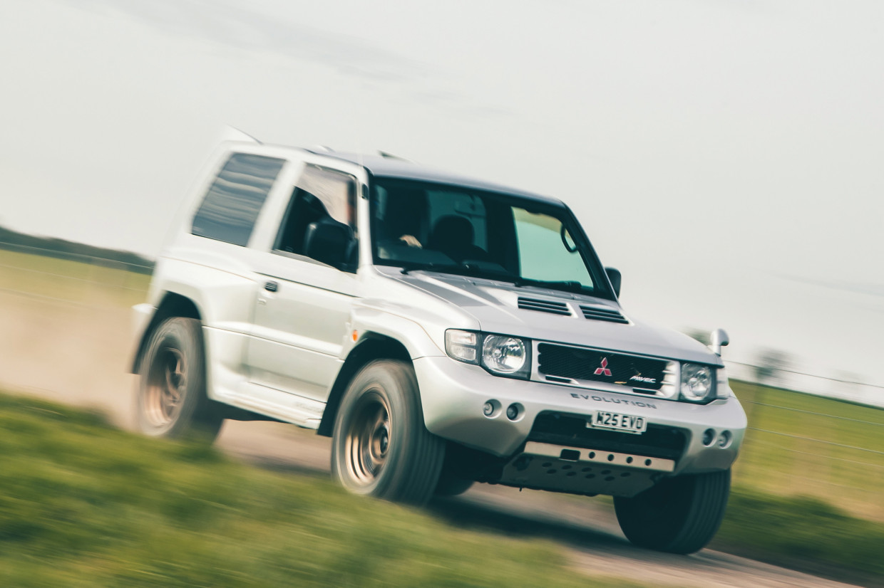 Classic & Sports Car – Mitsubishi Pajero Evolution: desert stormer