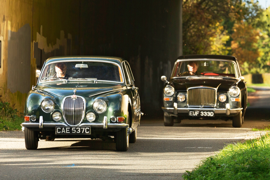 Classic & Sports Car – Jaguar S-type 3.4 vs Vanden Plas 4 litre R: meeting in the middle