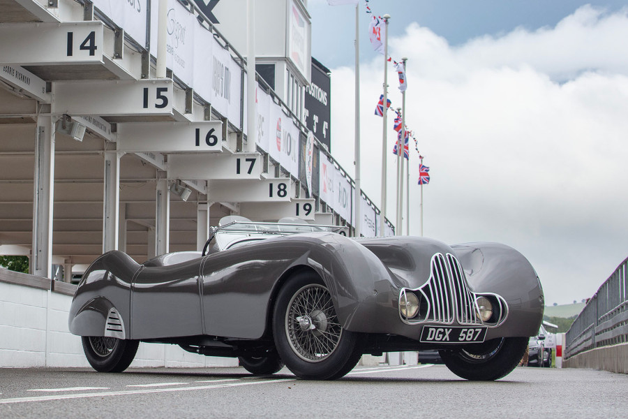 Classic & Sports Car – Jaguar SS100: Goodwood’s first winner