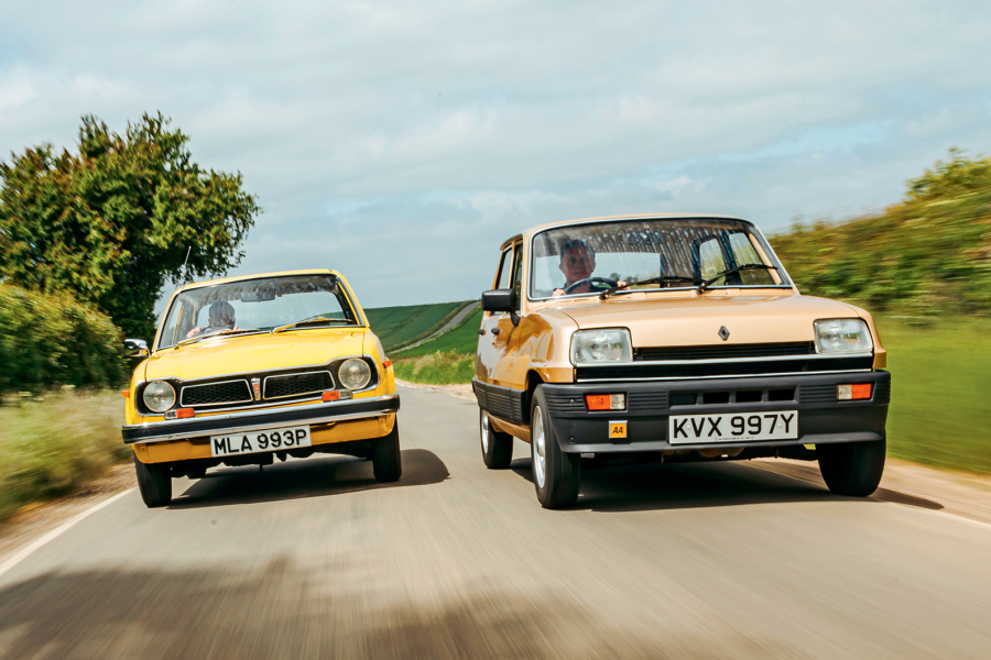 Classic & Sports Car – Renault 5 vs Honda Civic: little stars