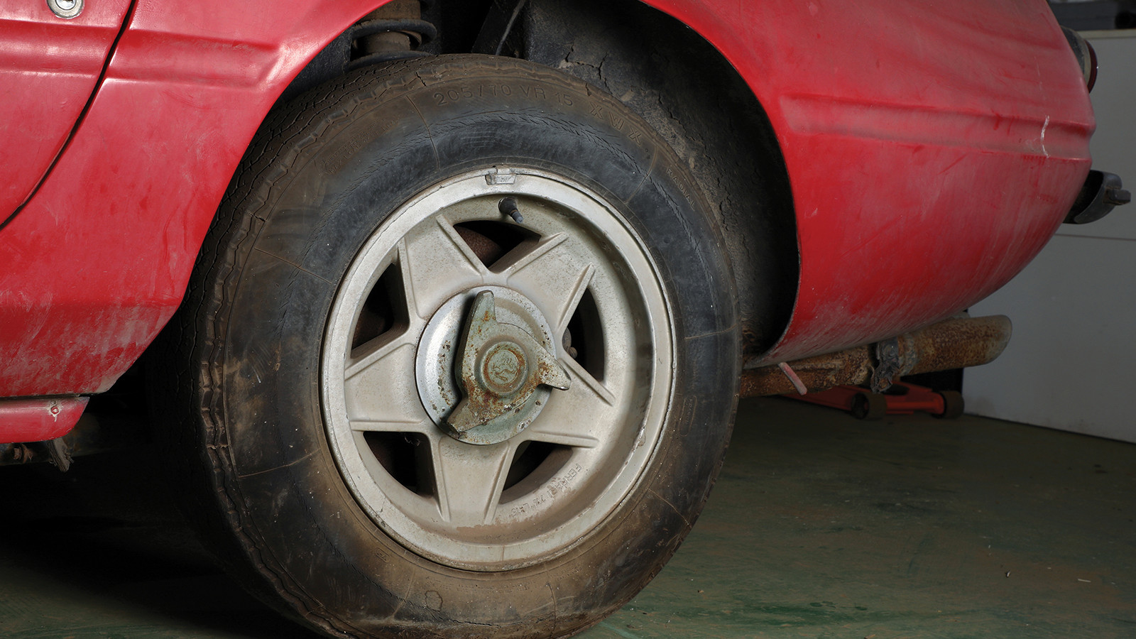 Ferrari Daytona barnfind
