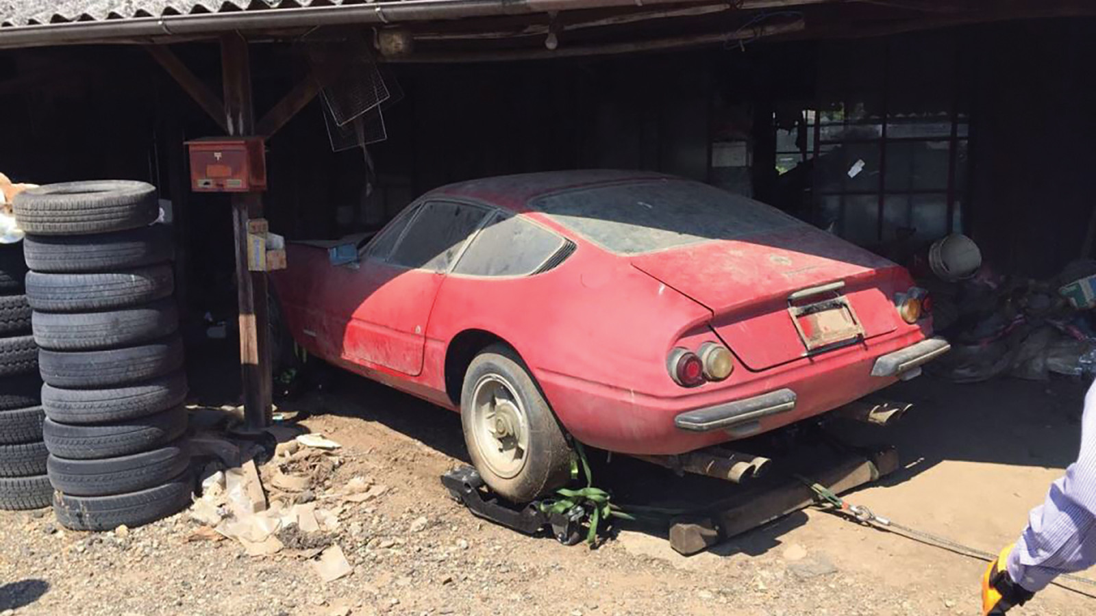 Ferrari Daytona barnfind
