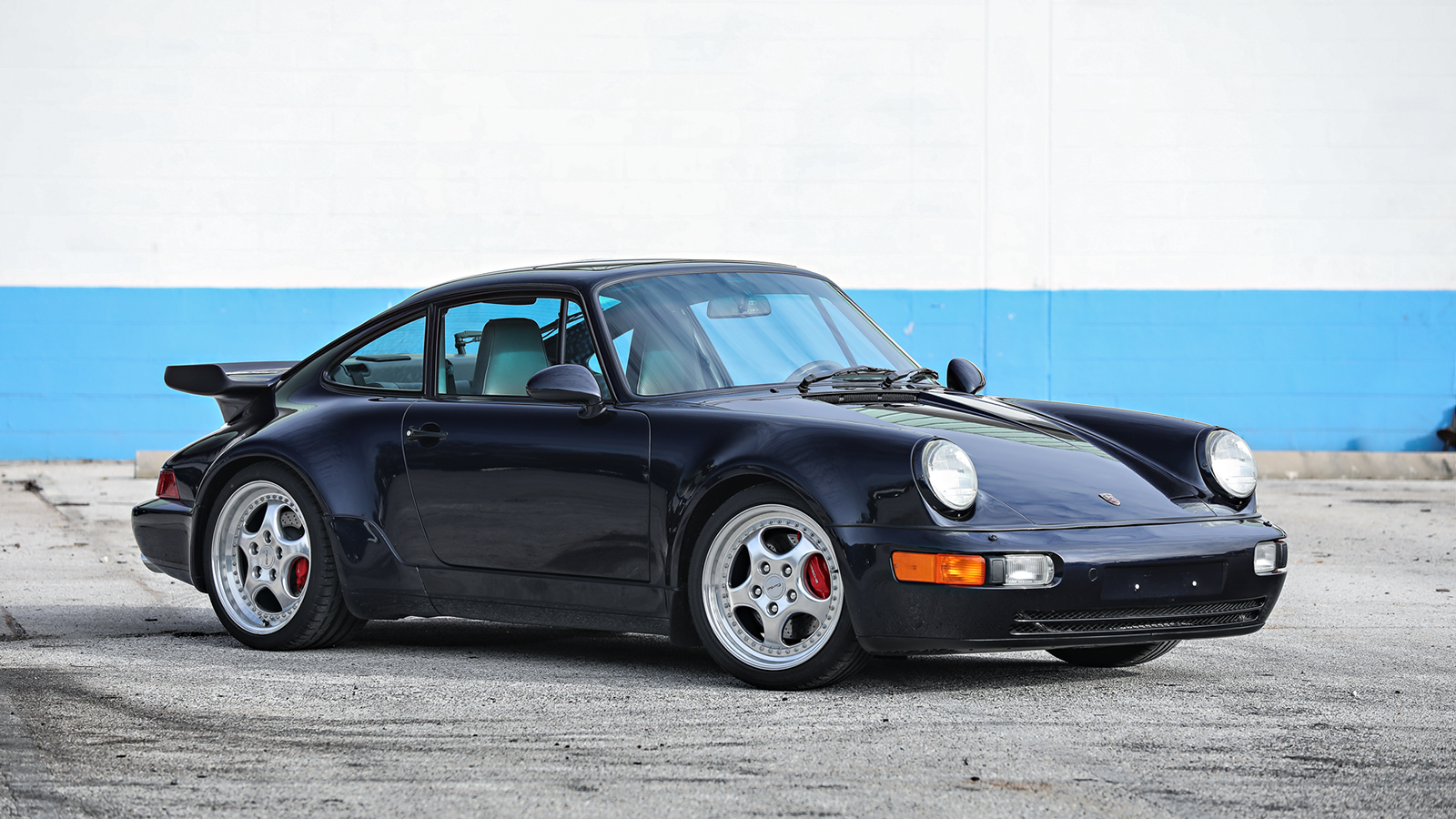 An amazing collection of 12 Porsche supercars