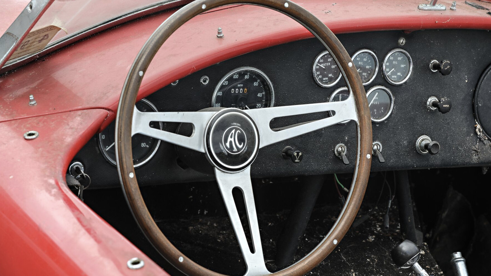 Barn-find Shelby 427 Cobra set to fetch $1m at Amelia Island
