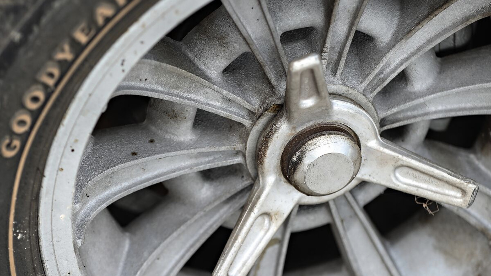 Barn-find Shelby 427 Cobra set to fetch $1m at Amelia Island