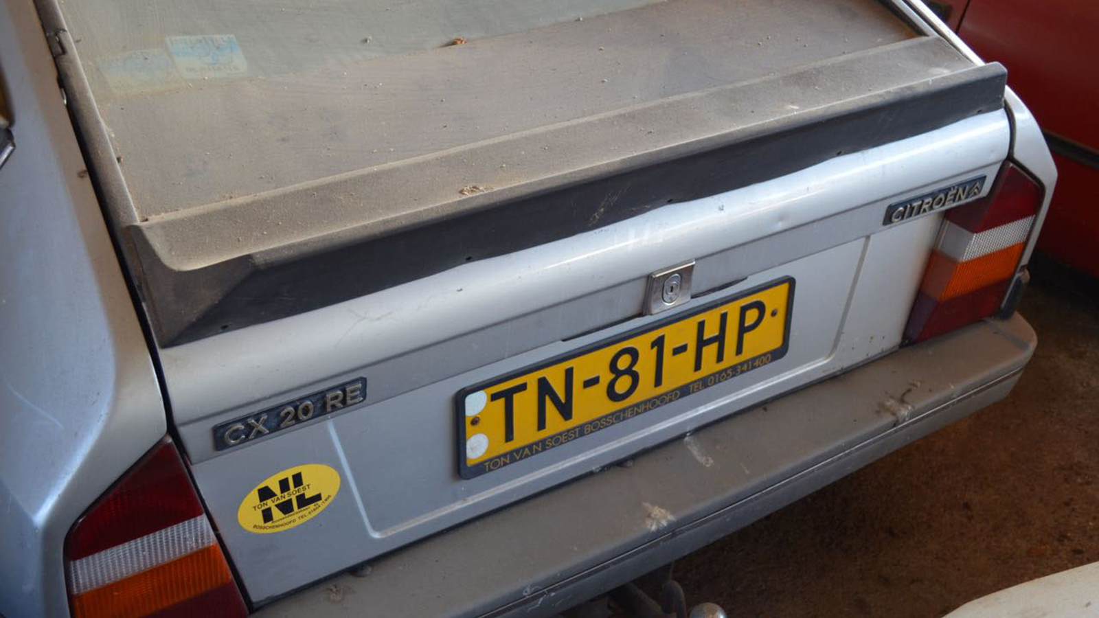 This is what 148 Citroën CXs in a barn looks like