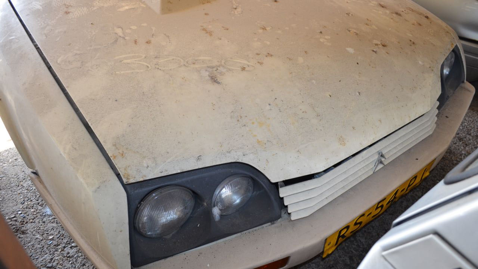 This is what 148 Citroën CXs in a barn looks like