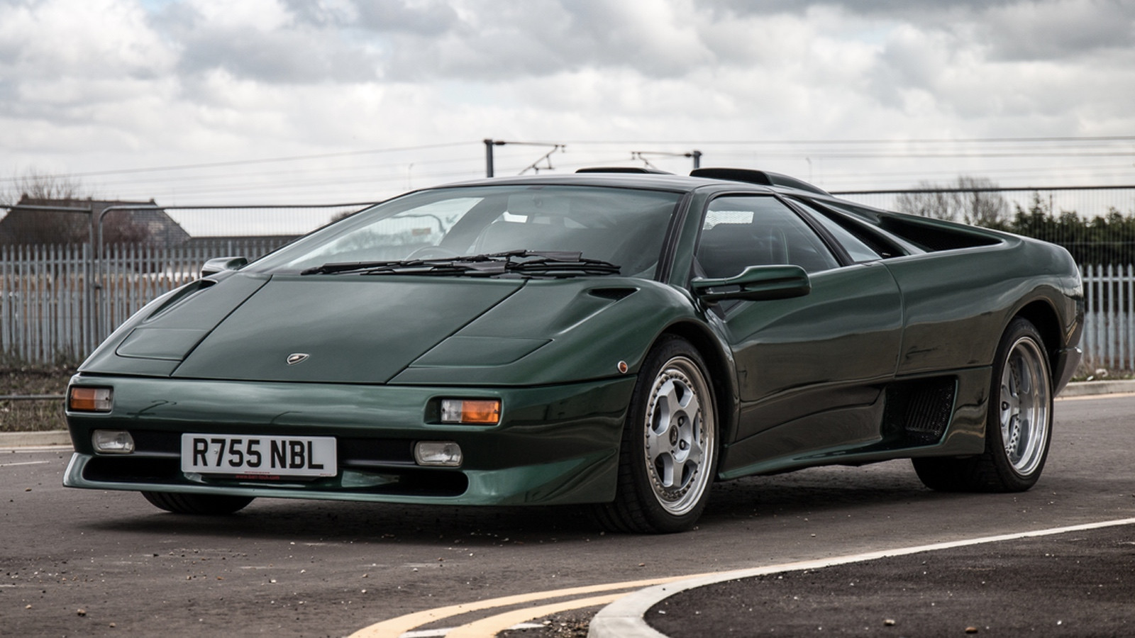 Fabulous Ford GT to lead Saturday’s £5.1m Silverstone auction