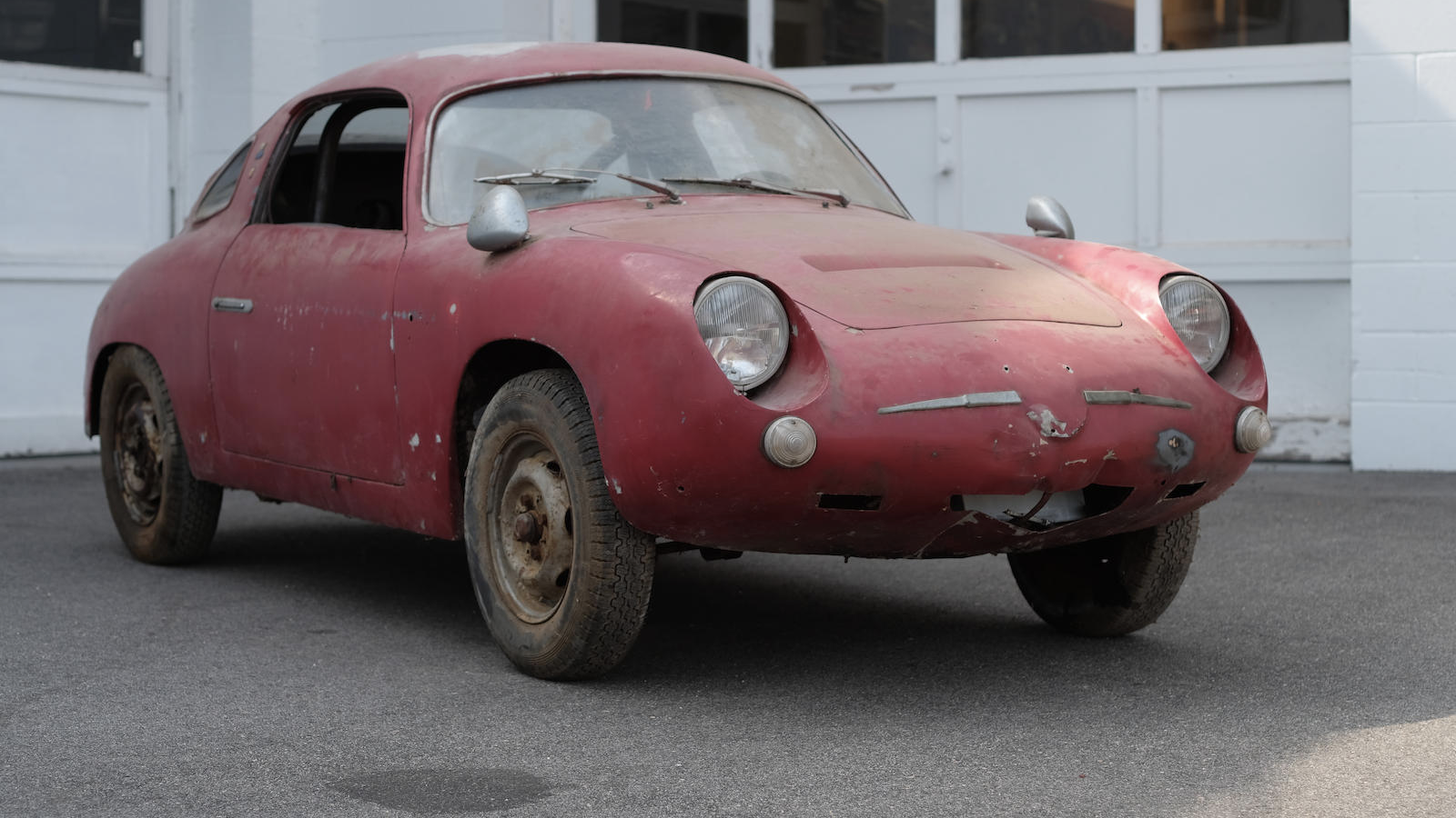 Rare trio of TV barn-find Fiat-Abarths set for auction
