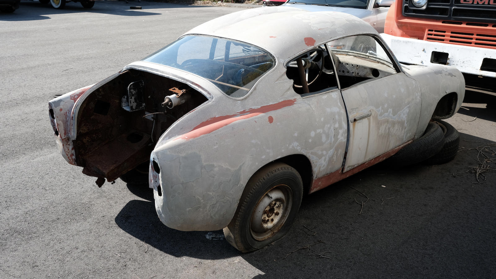 Rare trio of TV barn-find Fiat-Abarths set for auction