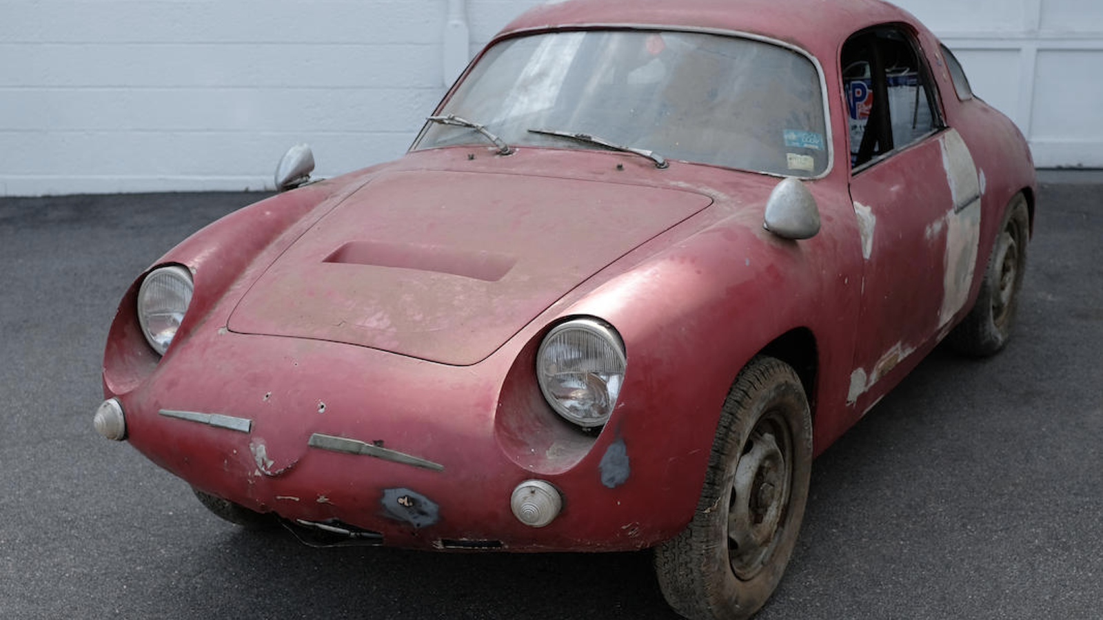 Rare trio of TV barn-find Fiat-Abarths set for auction
