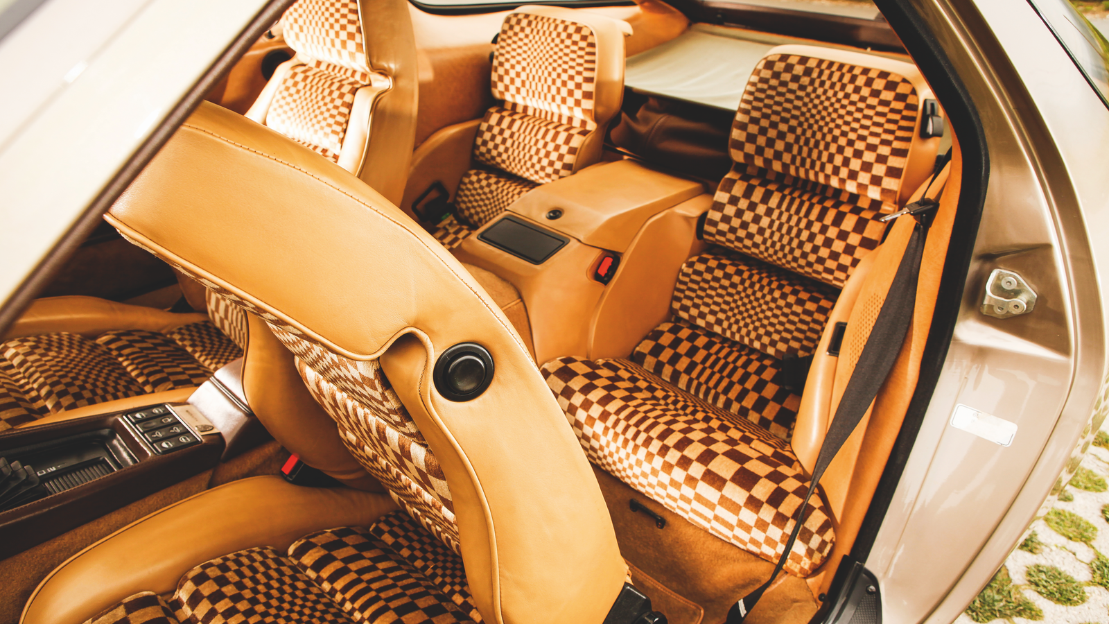 Sports cars for the family: classic GTs with four seats