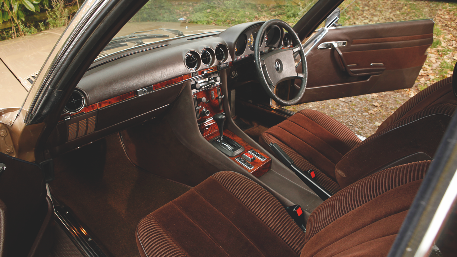 Sports cars for the family: classic GTs with four seats