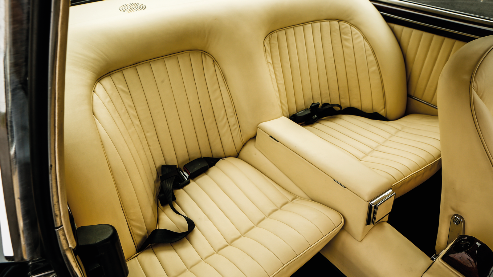 Sports cars for the family: classic GTs with four seats