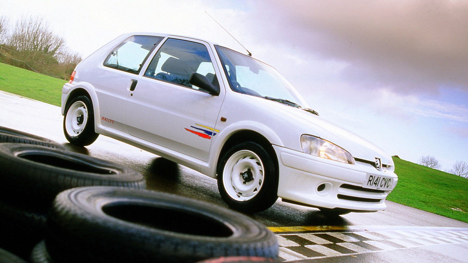 25 great classic cars that should rise in value