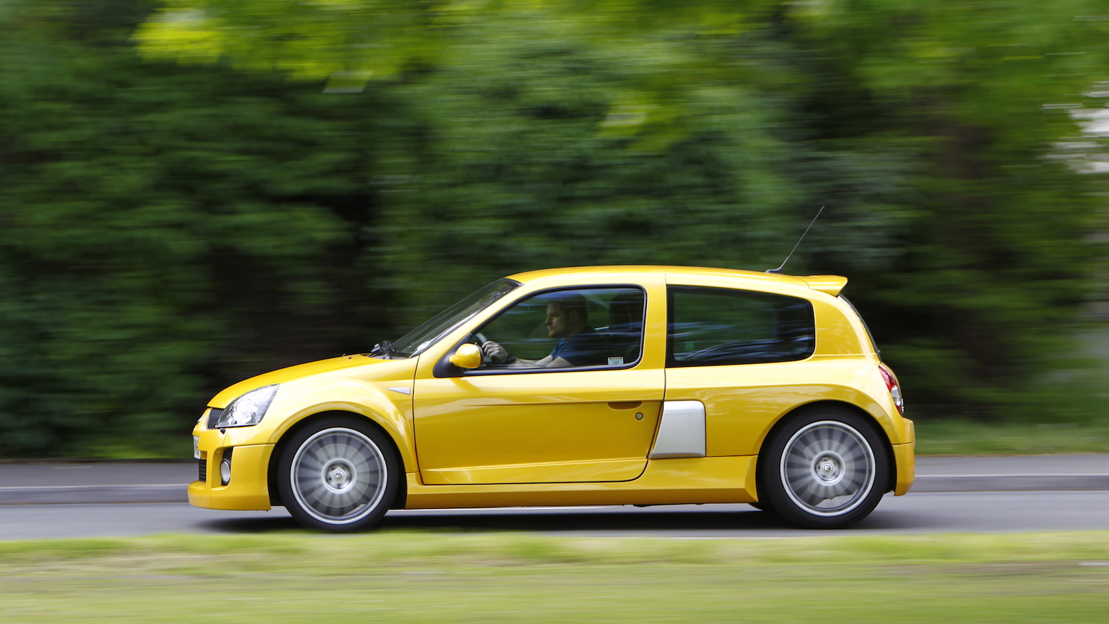 25 great classic cars that should rise in value