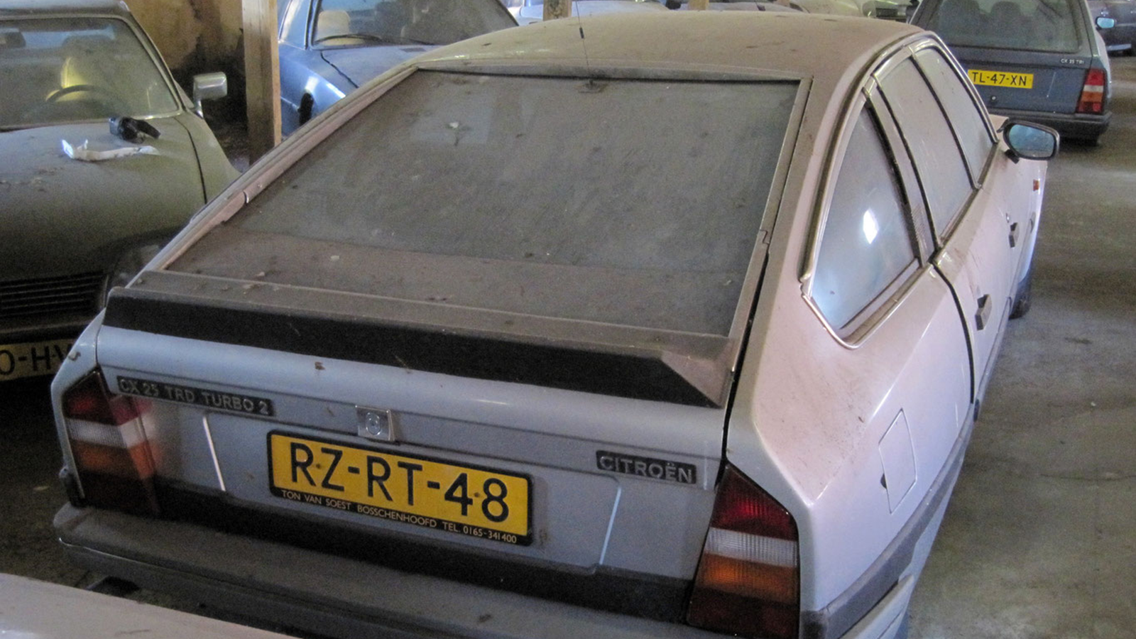This is what 148 Citroën CXs in a barn looks like