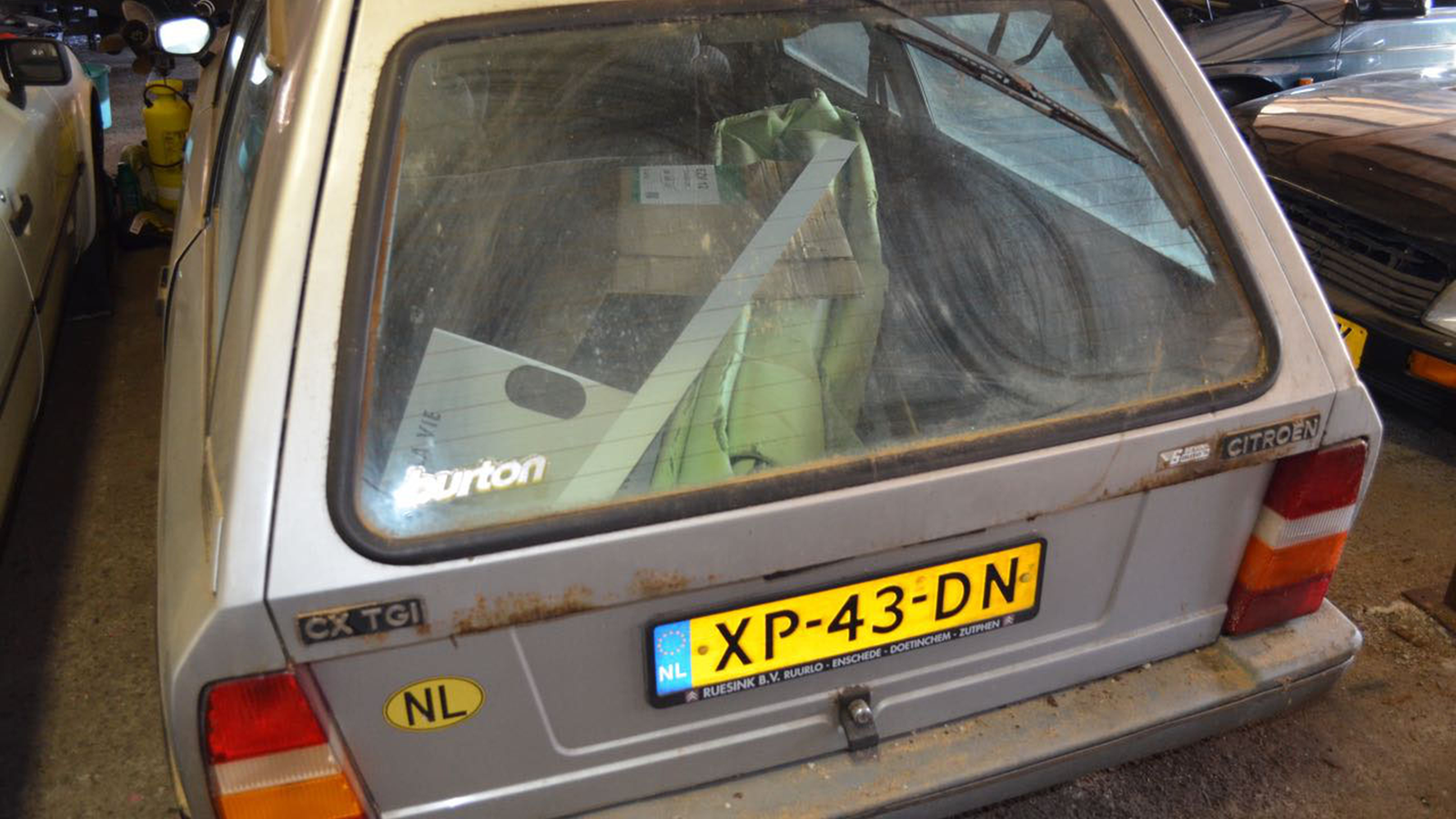This is what 148 Citroën CXs in a barn looks like