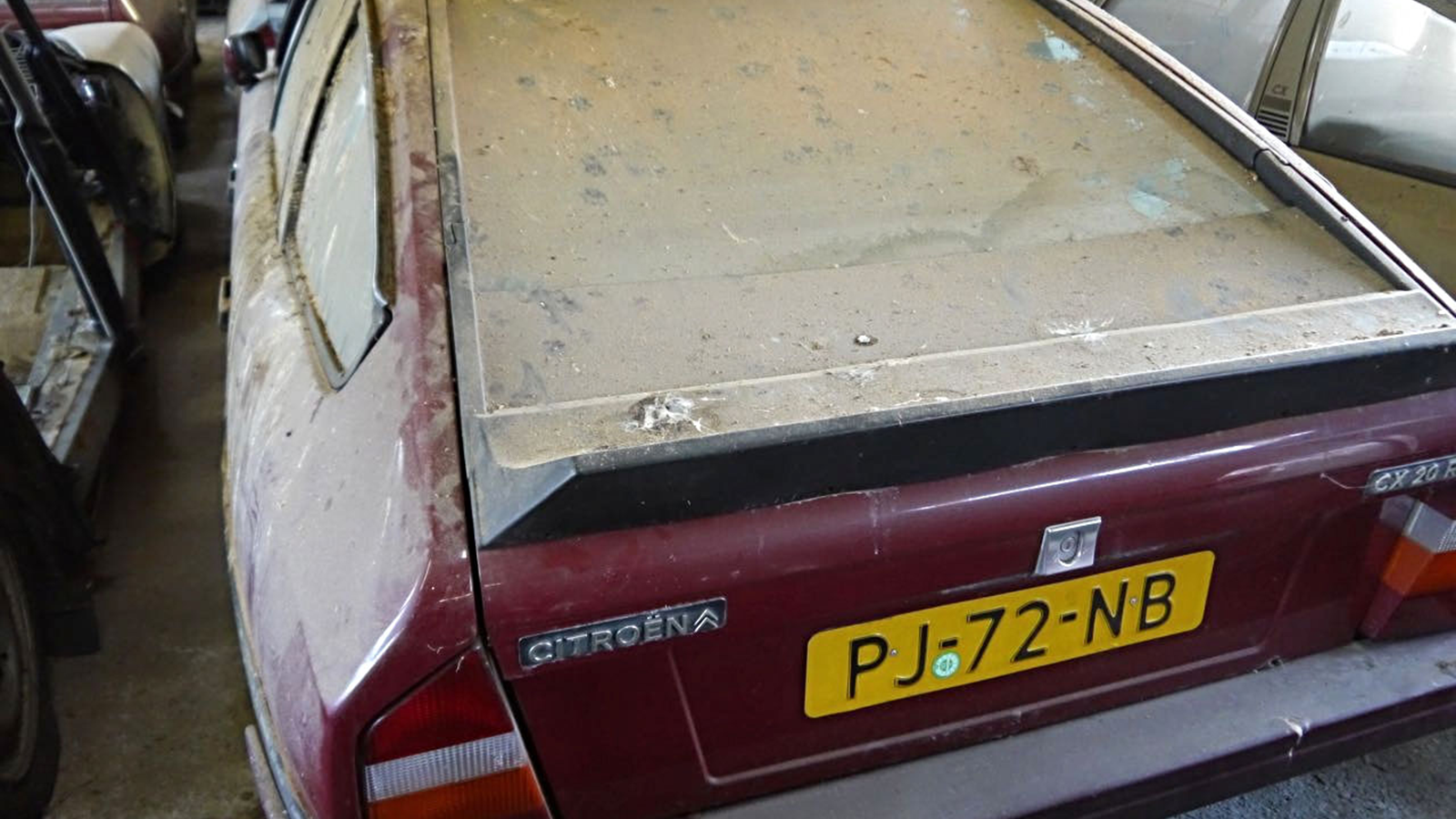 This is what 148 Citroën CXs in a barn looks like
