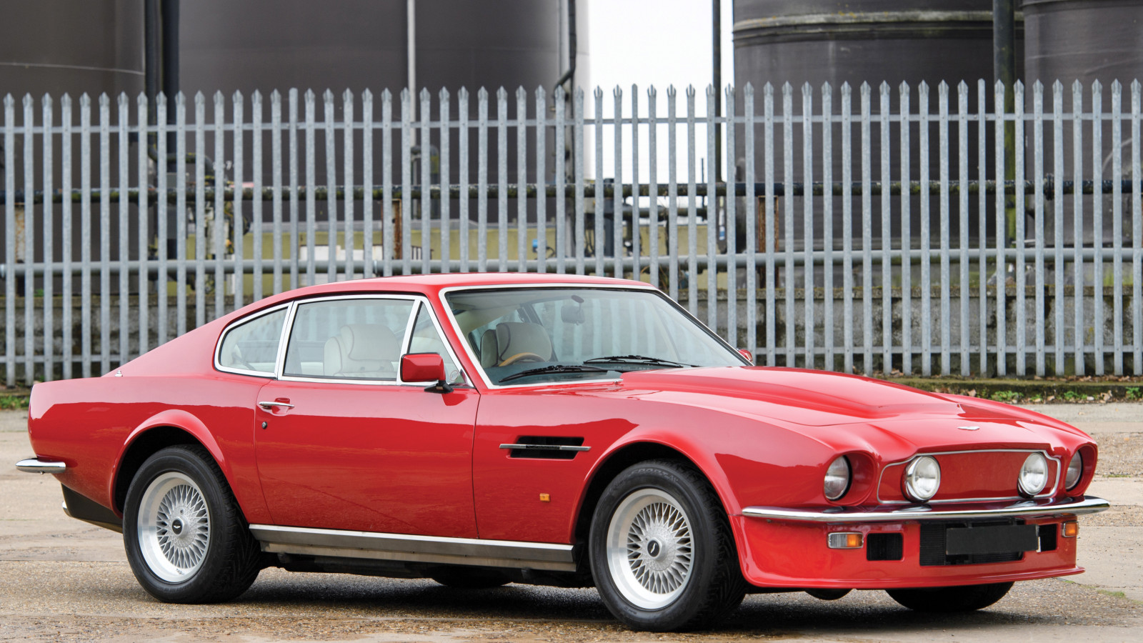  13. Aston Martin Vantage V8 (5,4 secondes)