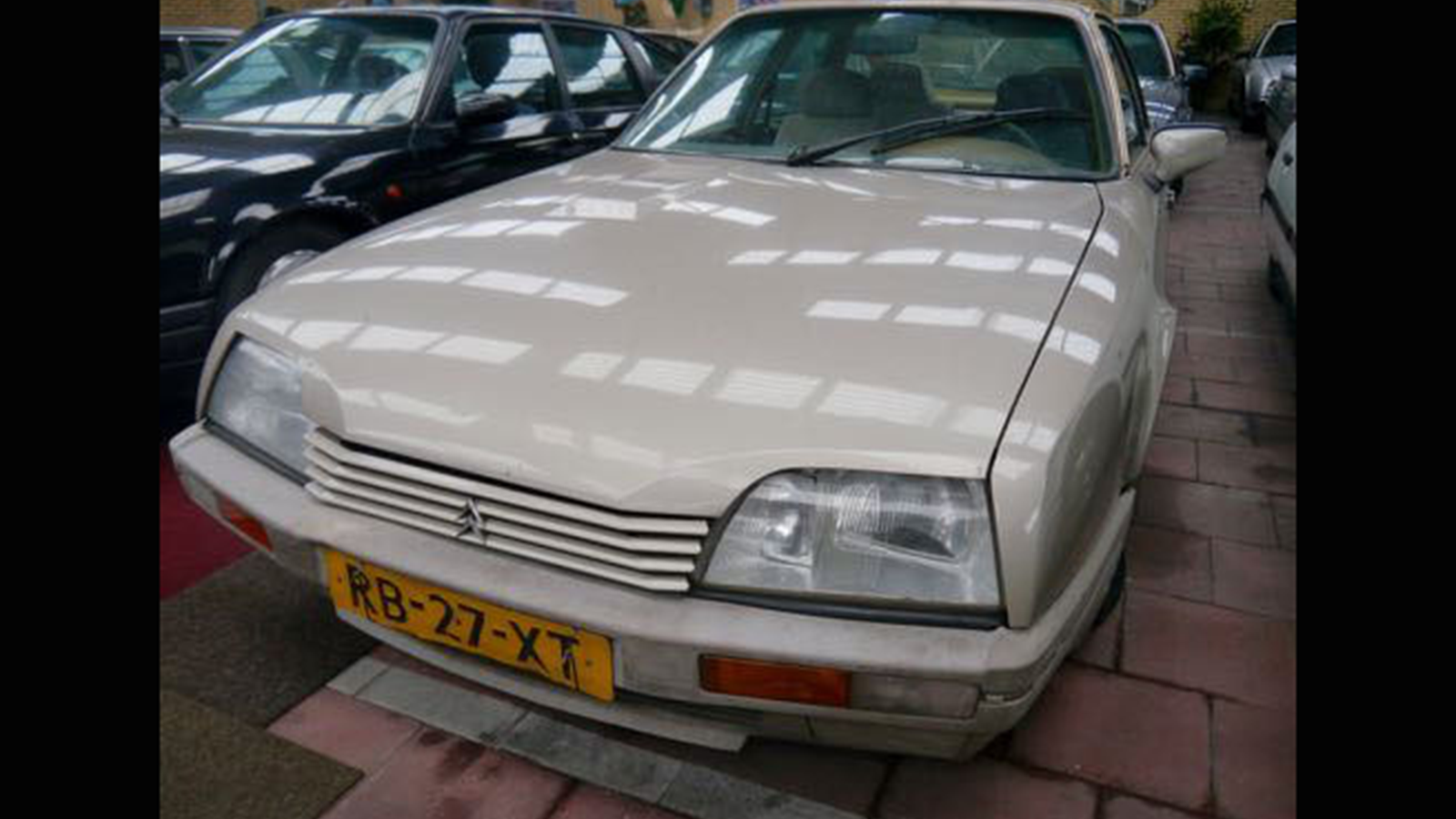 This is what 148 Citroën CXs in a barn looks like
