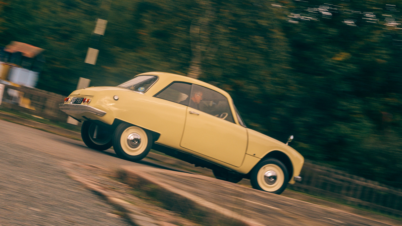 10 top unexpected glassfibre classic cars