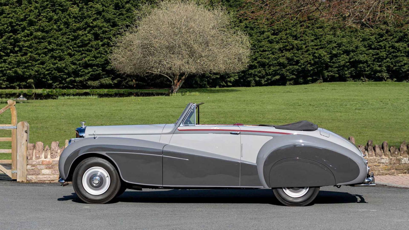 9. 1952 Bentley MkVI (€160,500-206,500)