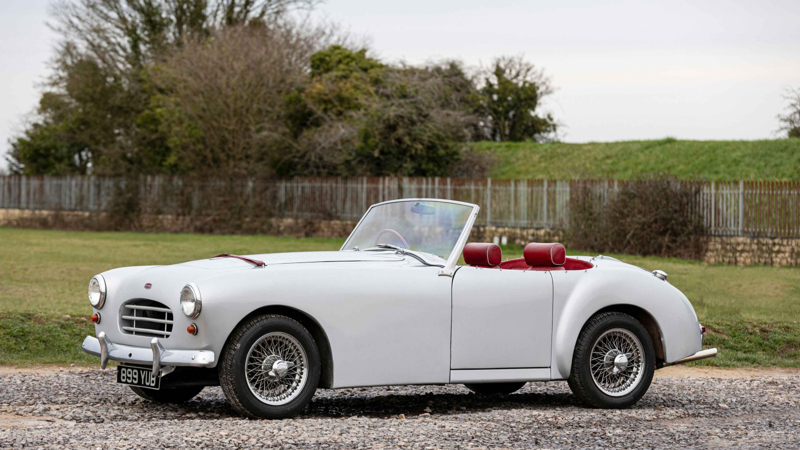 10. 1954 Allard Palm Beach (€41,500-48,500)