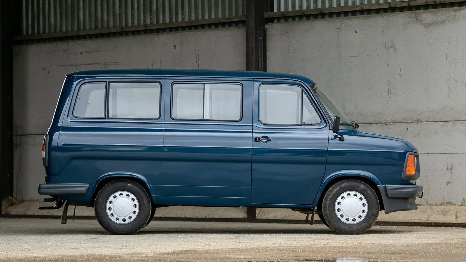 14.	1984 Ford Transit (€32,000 - €40,000)