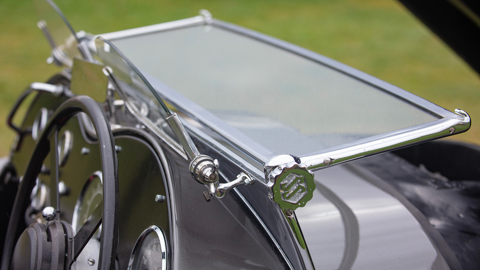 Jaguar SS100: Goodwood’s first winner