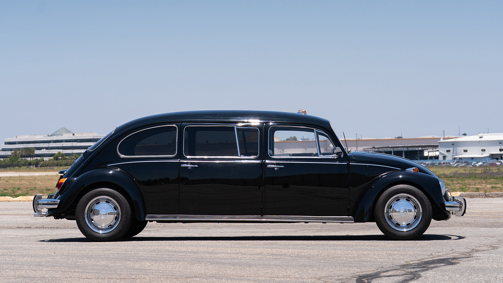 16. 1969 Volkswagen 'Beetle' Limousine ($150,000 - $200,000/€130,000 - €170,000)