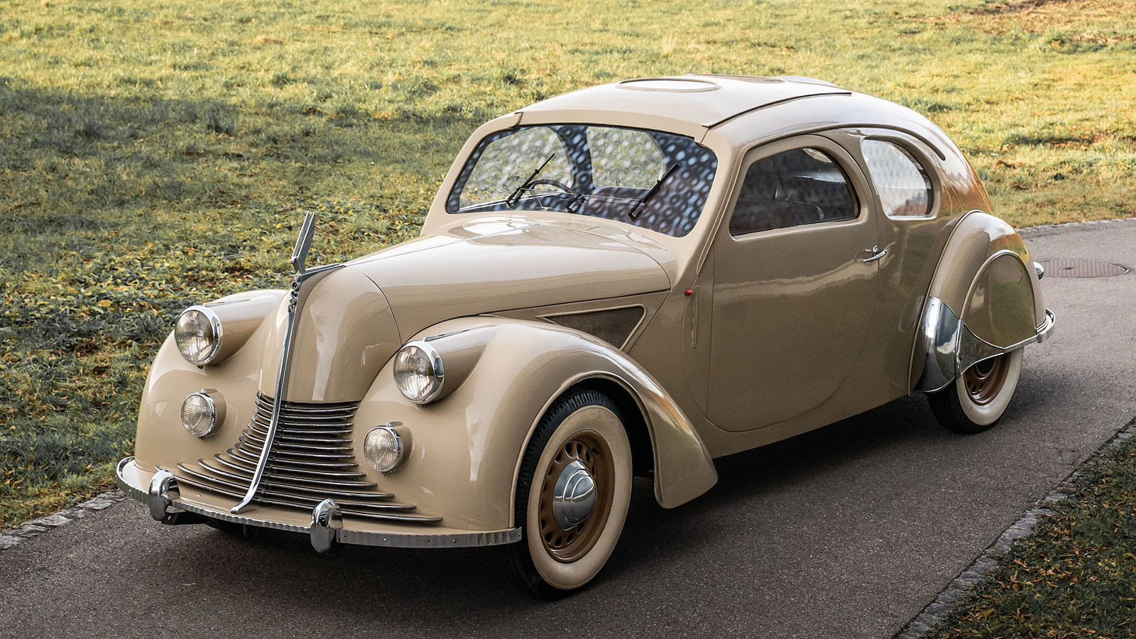26 French classic cars for sale at Rétromobile 2026