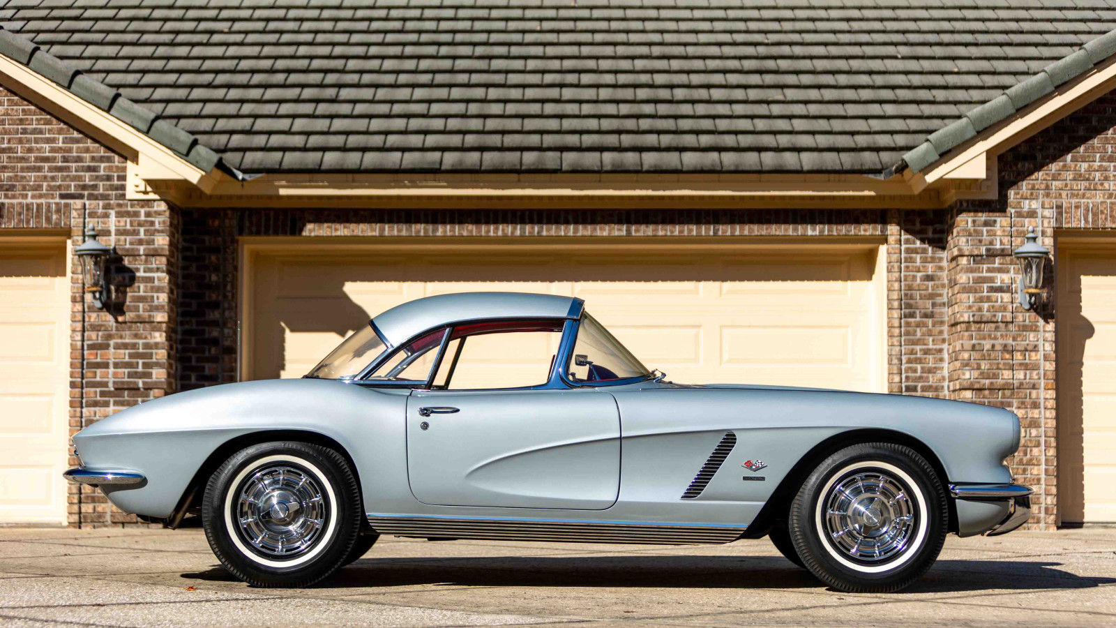 18 V8-engined classics for sale at Amelia Island