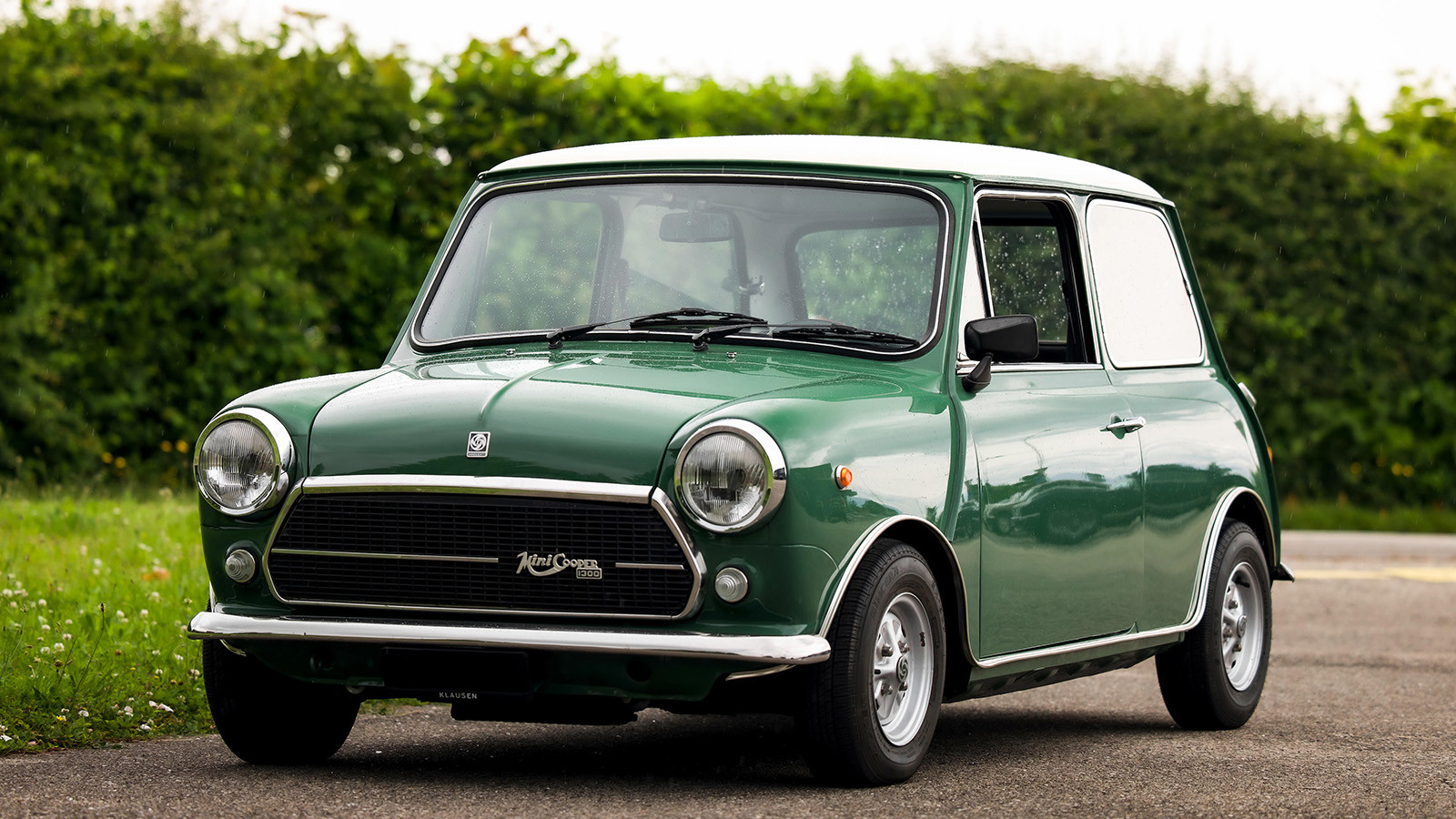 14 rare classic cars for sale in Switzerland this month
