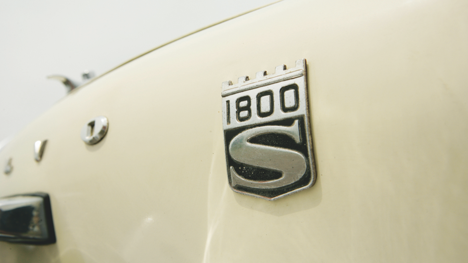 Baby GTs: E-type class for half the cash