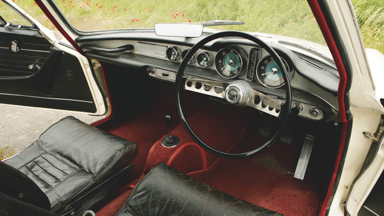 Baby GTs: E-type class for half the cash