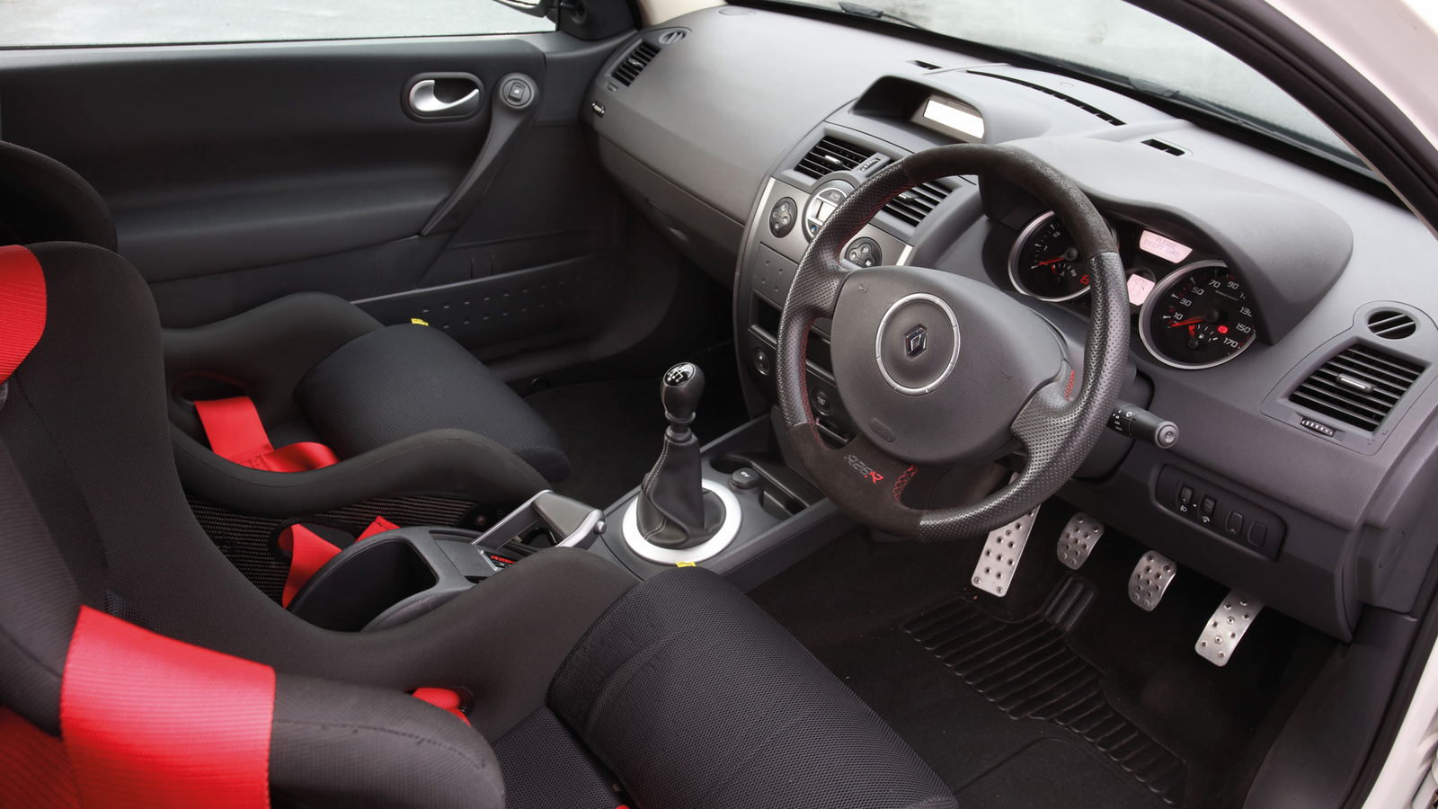 Retro hot hatch supertest: 19 legends driven